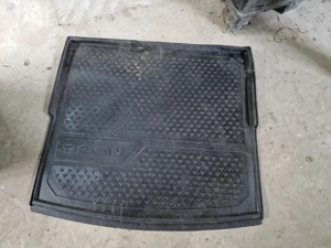 Polita / tavita portbagaj VW Tiguan - original - ca nou