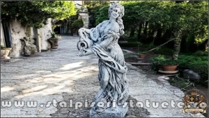 Statuetă domnița cu ulcea, gri patinat, model S16.