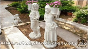 Set statuete copii cu coșulețe, alb marmorat, model J3,J4. - imagine 3