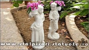 Set statuete copii cu coșulețe, alb marmorat, model J3,J4. - imagine 2