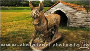 Statuetă măgăruș pe stativ, arămiu patinat, model S29.