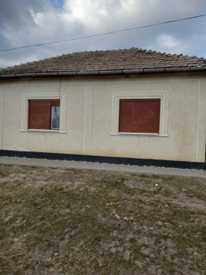 Vând casă ,zona centrală ,Andrid  - imagine 2