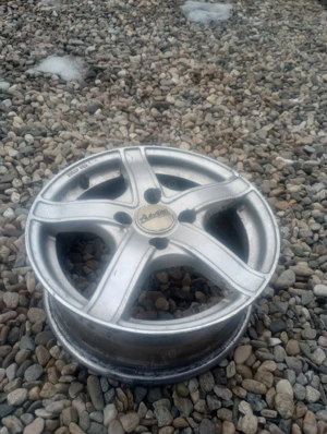 vând jantă aliaj pe 15 - imagine 2