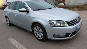 Vand VW Passat B7 Highline Berlina 2.0 TDI manuală - imagine 10