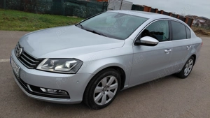 Vand VW Passat B7 Highline Berlina 2.0 TDI manuală - imagine 6