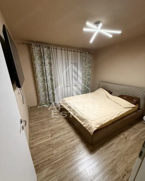 Apartament cu 3 camere, 2 bai,  decomandat,  etajul 2, zona Soarelui