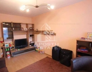 Apartament cu 3 camere , decomandat , zona Calea Aradului