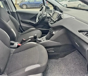 Peugeot 208  an 2015 - imagine 9