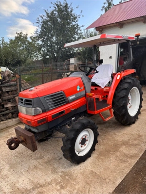 Tractor kubota 4x4  - imagine 3