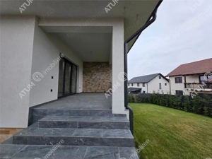 Casa individuala cu 4 camere si curte libera de 330 mp in Selimbar - imagine 6