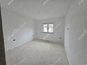 Casa individuala cu 4 camere si curte libera de 330 mp in Selimbar - imagine 11