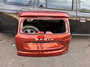 aripa dreapta spate haion/portbagaj usita/capac rezervor dacia jogger - imagine 3