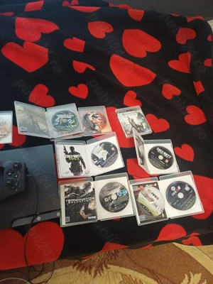 Vând joc ps3  cablu de alimetare manetă cu 11 jocuri la un preț avantajos doar din Brăila 