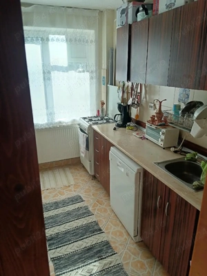 vand apartament, etaj 1,zona centrala - imagine 4