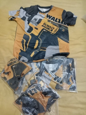 Tricouri DeWalt. M
