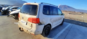 Dezmembram VW Touran 1.6 TDI CAYC cod cutie MFR - imagine 5