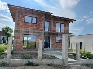 Vila 4 camere, 147 mp, zona Hlincea