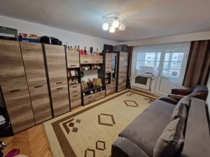 Apartament 3 camere, decomandat, zonă centrală + garaj subteran + boxa