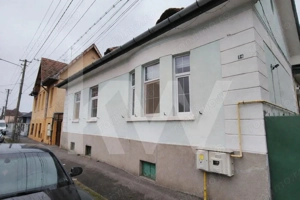 Casă de vanzare  cu 4 camere și pivniță, str. Teilor – Sibiu