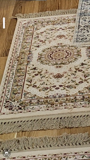 Ofer spre Vânzare 4 covore din lana 062x120