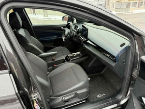 Volswagen ID 4 electric 4x4 GTX 300 cp, proprietar de noua - imagine 7