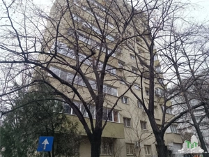 Vanzare apartament  3 camere Titulescu - imagine 15