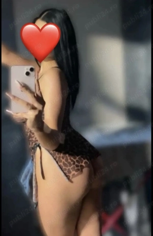 Brunetă nouă în oraș 