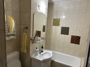 Vand apartament 2 camere - imagine 2