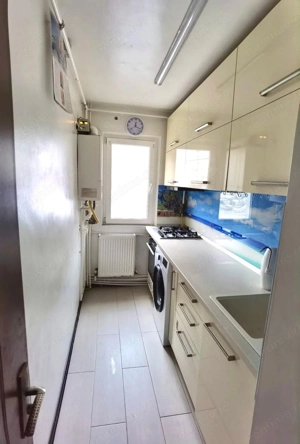 Apartament 3 camere semidecomandat-zona Tomis Nord - imagine 9