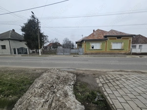Casa cu teren 84 ari de vanzare