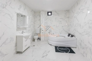 VILA DE INCHIRIAT | 11 CAMERE | 650 MP | ORADEA | BIHOR - imagine 8