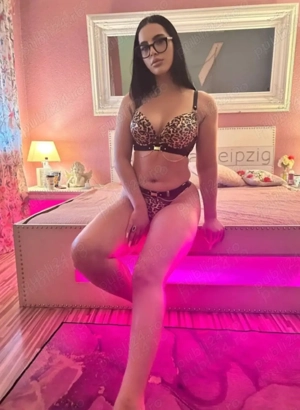 Denisa studentă expertă in amor 