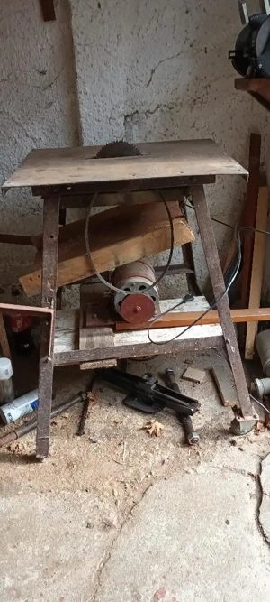 Vînd circular pentru lucrări mici.