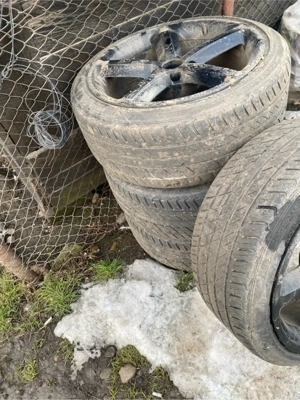 jenti pe 19 au fost doar o data pe masia ca nu am voie sa umblu cu ele ca rotile mele sunt pe 18 - imagine 2