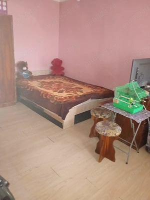 Garsonieră spațioasă DE VÂNZARE ( zona Micro 1 -peste Luncoi , Brad) - imagine 2