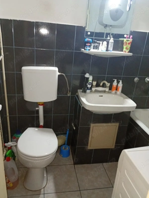 Garsonieră spațioasă DE VÂNZARE ( zona Micro 1 -peste Luncoi , Brad) - imagine 7