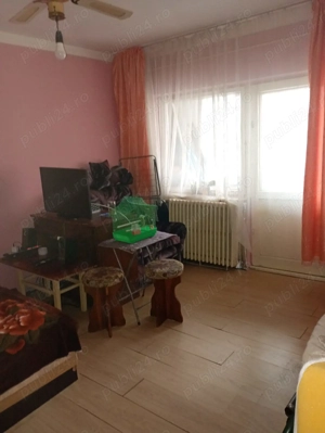 Garsonieră spațioasă DE VÂNZARE ( zona Micro 1 -peste Luncoi , Brad) - imagine 5