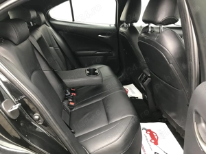 LEXUS UX300e Business - imagine 15