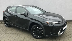 LEXUS UX300e Business - imagine 2