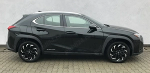 LEXUS UX300e Business - imagine 9