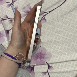 iphone 15 roz - imagine 2