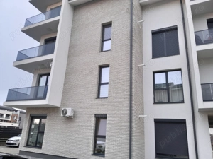 Proprietar inchiriez apartament cu 2 camere în bloc nou