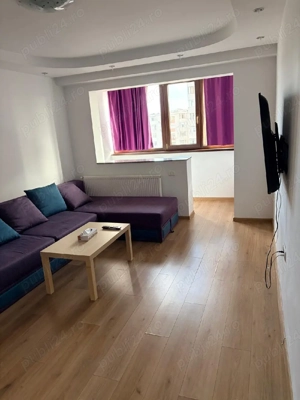 închiriez apartament 3 camere