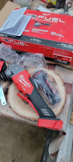 Polizor unghiular Milwaukee 