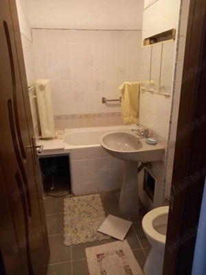 Apartament 3 camere Resita - imagine 9