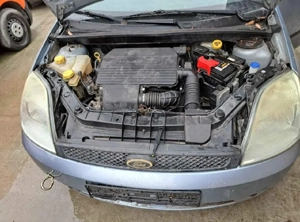 Dezmembrez Ford Fiesta 1.3benzina an 2004, 2 uși  - imagine 5