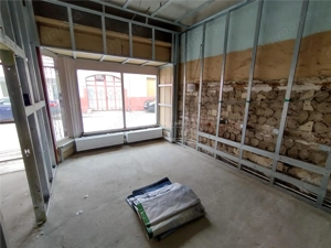 Oravita, Spatiu Com. (Apartament) 89MP, Zona Centrala, Pret Negociabil - imagine 9