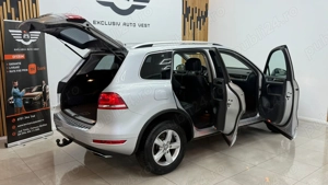 ** Volkswagen Touareg ** - imagine 12