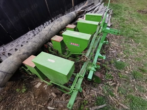 Semanatoare de porumb 