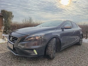 Volvo V40 D2 R-Design - imagine 4